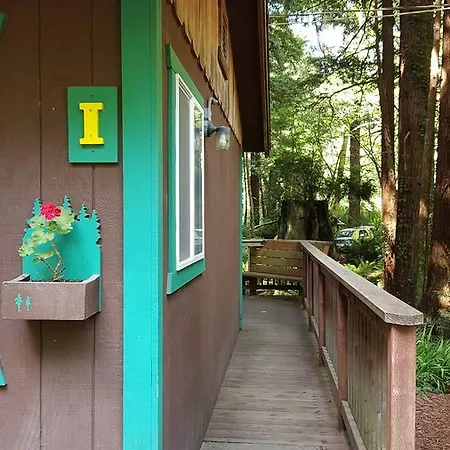 Emerald Forest Cabins Trinidad Esterno foto